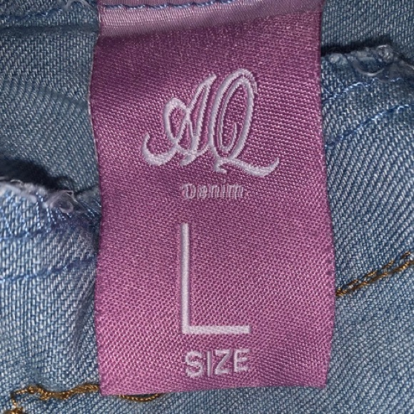 Denim Jean Jacket. NWOT!!! - Picture 2 of 2